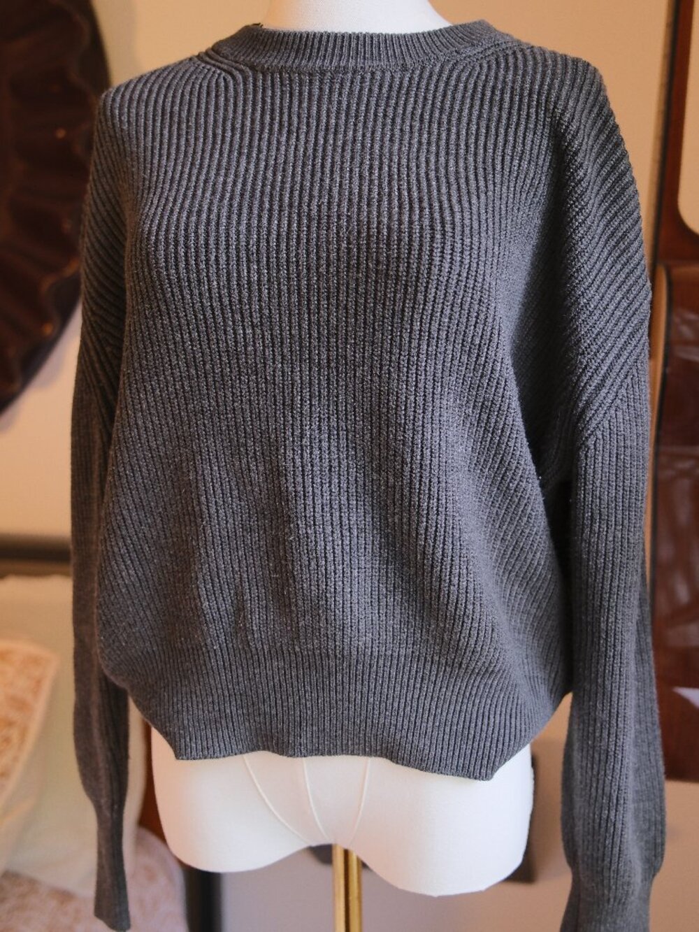 Zara Ribbed Knit Sweater Gray Cropped Crew Neck Long Sleeve Size M
